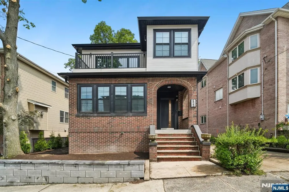 423 Aurora Avenue 1 Cliffside Park, NJ 07010