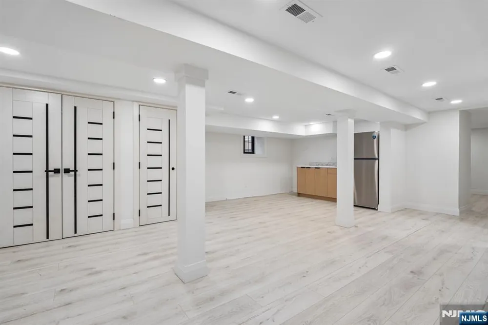 423 Aurora Avenue 1 Cliffside Park, NJ 07010