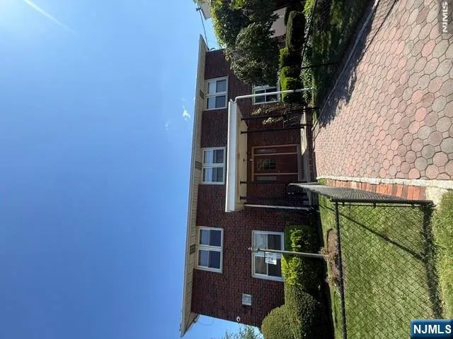 718-720 Stuyvesant Avenue Lyndhurst, NJ 07071
