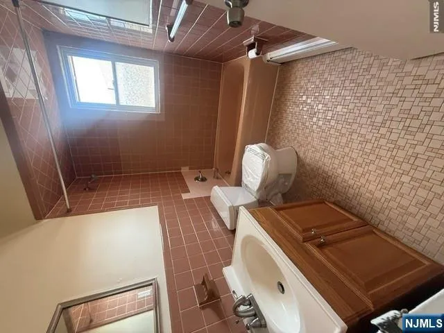 718-720 Stuyvesant Avenue Lyndhurst, NJ 07071