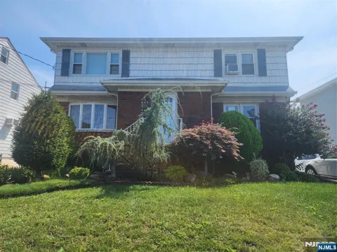 664 10th Street