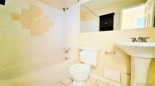 1064 Chambers Court #207 Aurora, CO 80011