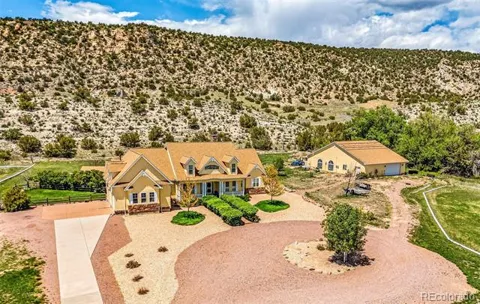611 Rockridge Loop