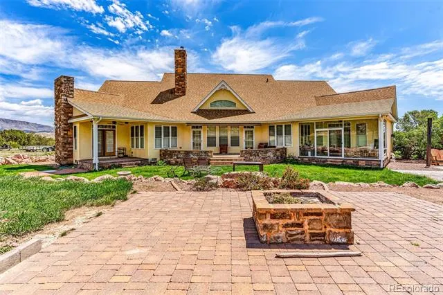 611 Rockridge Loop Canon City, CO 81212