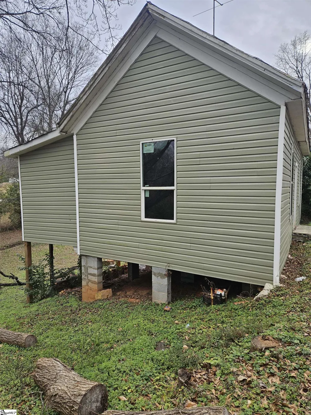 102 Pine Street Laurens, SC 29360