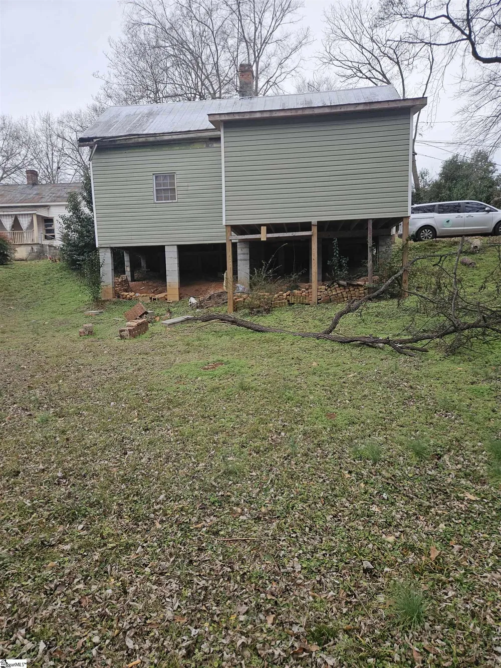 102 Pine Street Laurens, SC 29360
