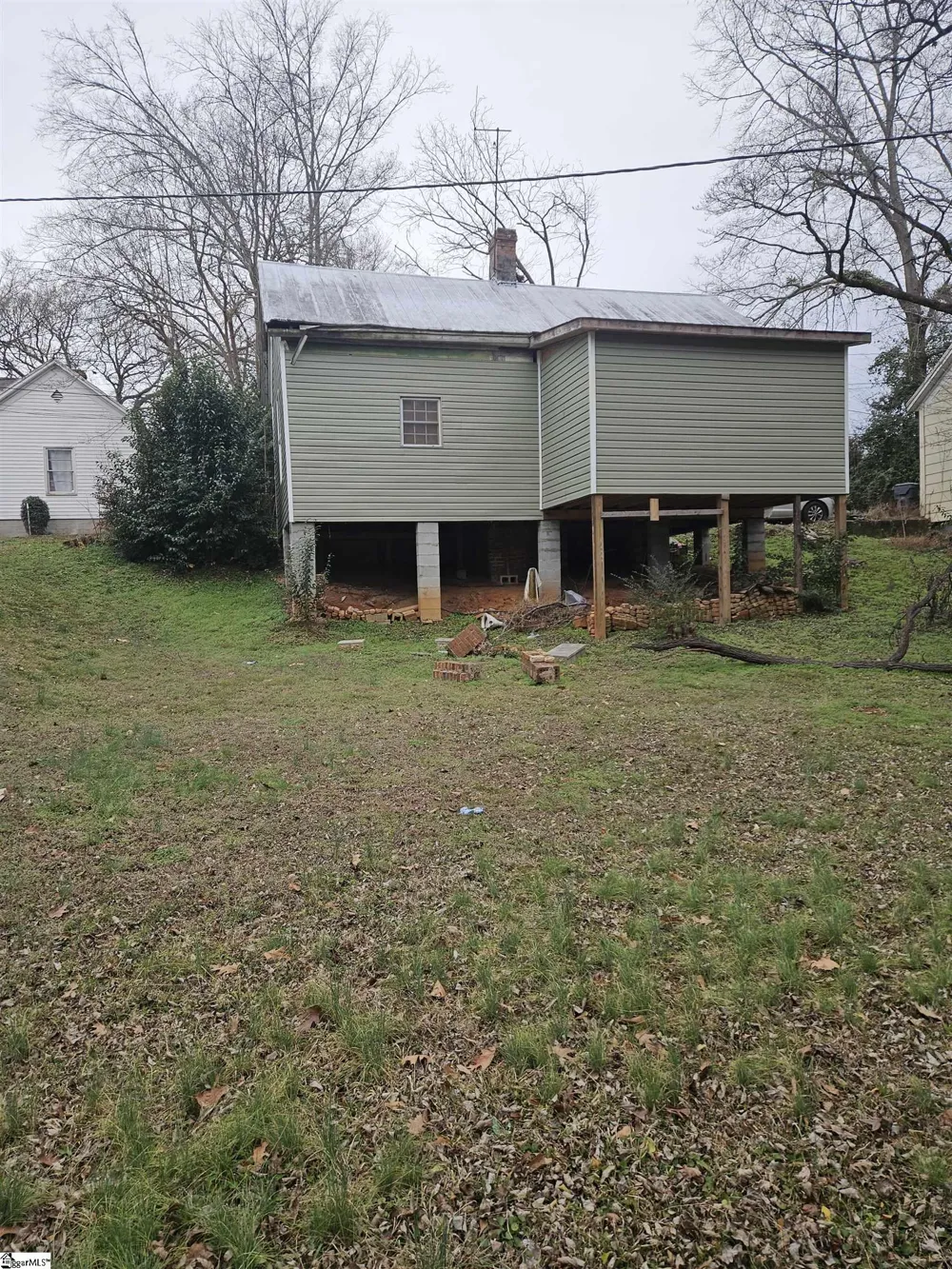 102 Pine Street Laurens, SC 29360