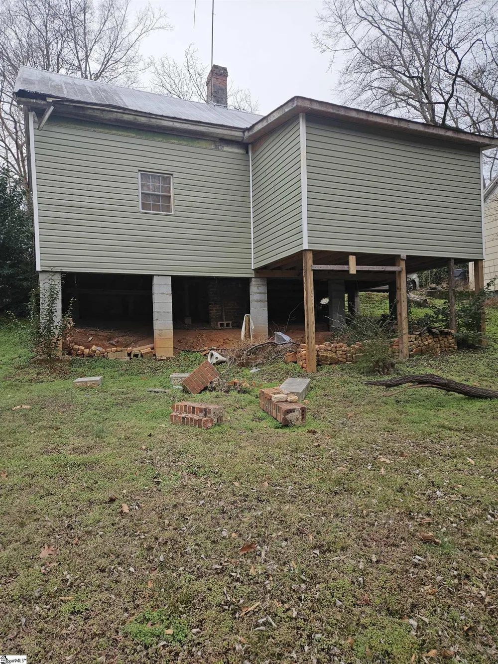 102 Pine Street Laurens, SC 29360