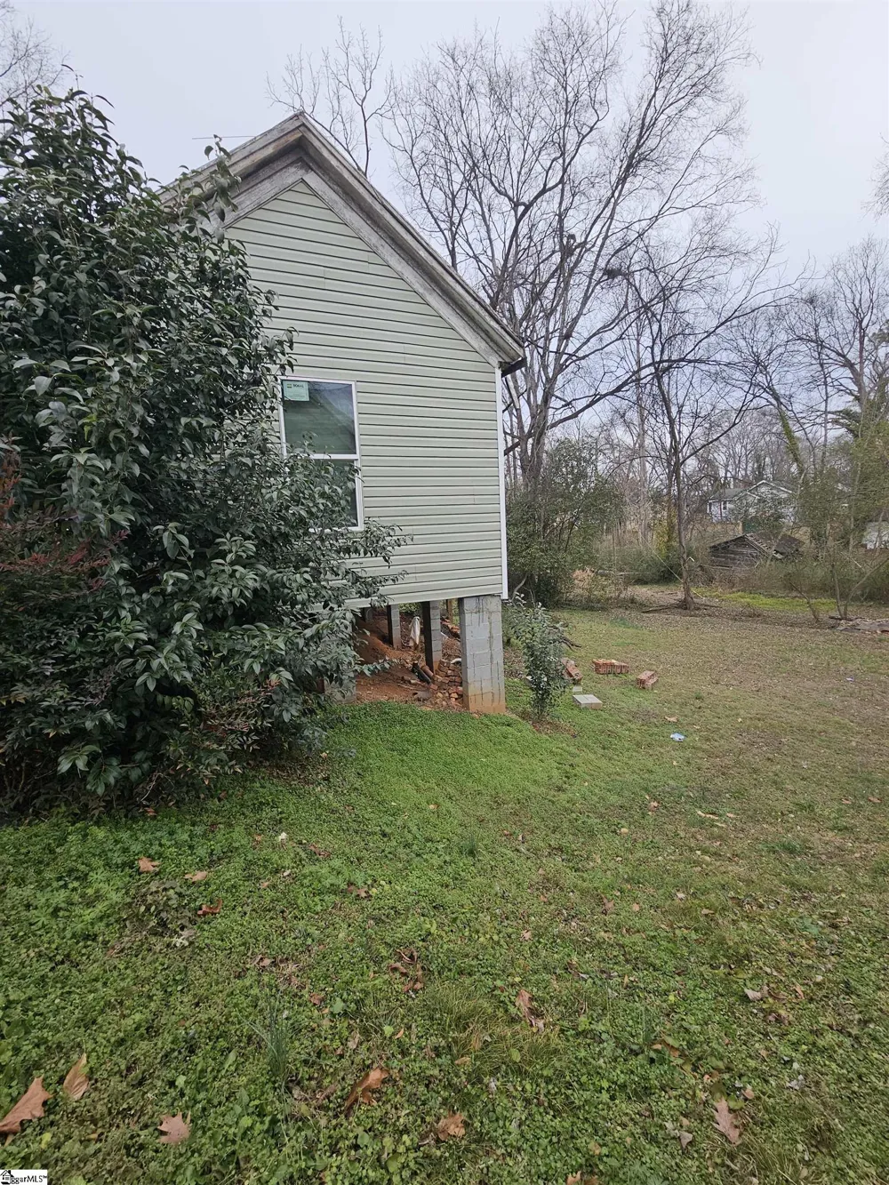 102 Pine Street Laurens, SC 29360