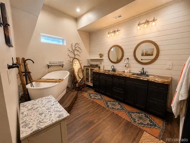 470 Bowie Road Penrose, CO 81420