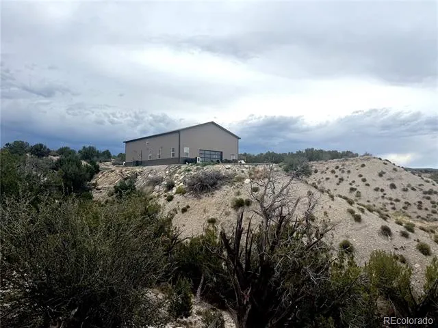 470 Bowie Road Penrose, CO 81420
