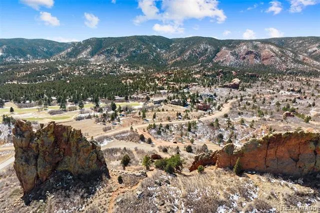 5939 Country Club Drive Larkspur, CO 80118