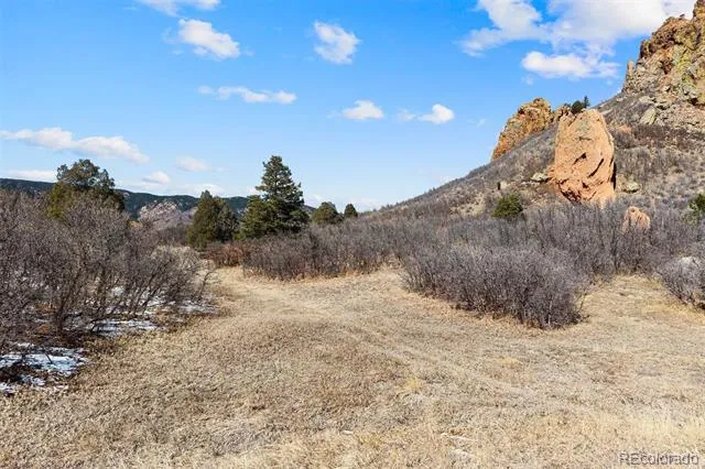 5939 Country Club Drive Larkspur, CO 80118