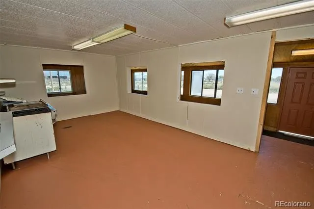 77 E 10th Street Moffat, CO 81143