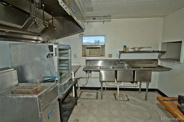 77 E 10th Street Moffat, CO 81143