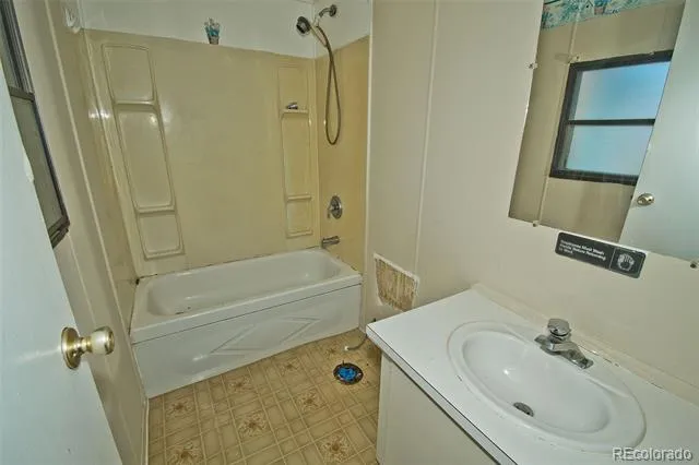 77 E 10th Street Moffat, CO 81143