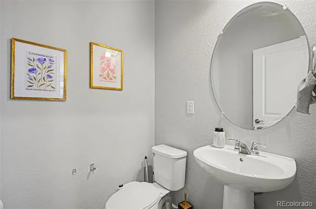 6998 Ipswich Court Castle Pines, CO 80108