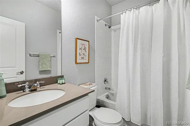 6998 Ipswich Court Castle Pines, CO 80108