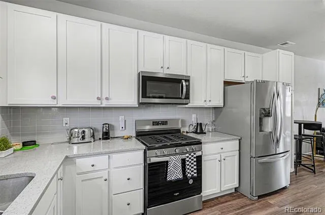 6998 Ipswich Court Castle Pines, CO 80108