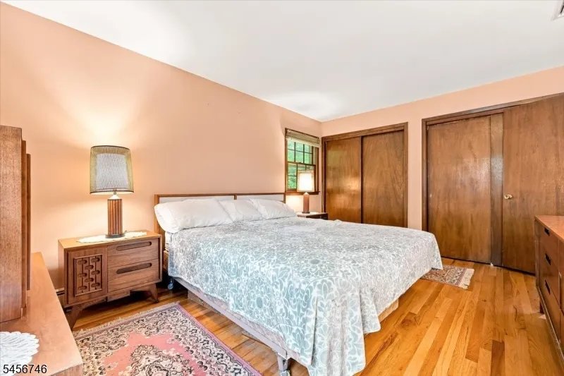 24 Hickory Rd Ringwood, NJ 07456