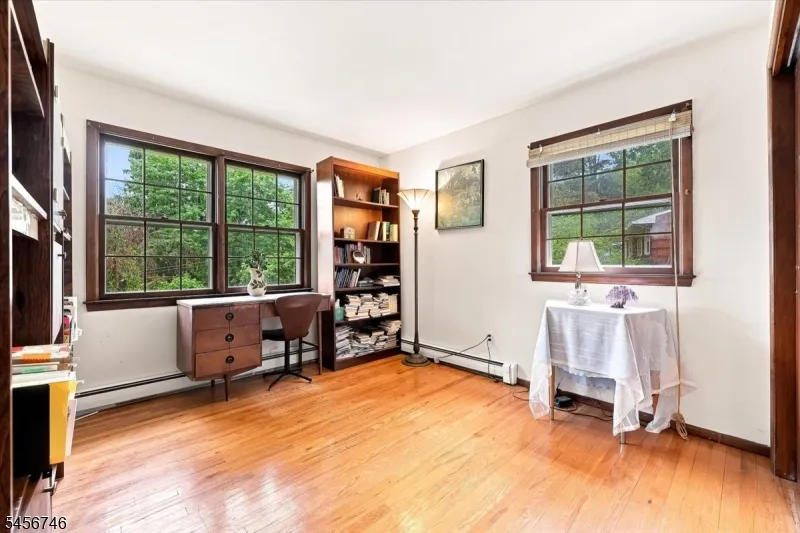 24 Hickory Rd Ringwood, NJ 07456
