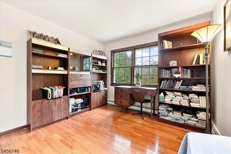 24 Hickory Rd Ringwood, NJ 07456