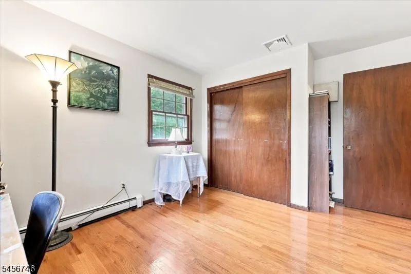 24 Hickory Rd Ringwood, NJ 07456