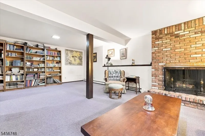 24 Hickory Rd Ringwood, NJ 07456