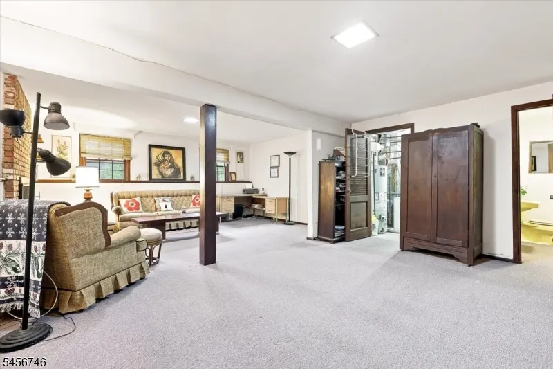24 Hickory Rd Ringwood, NJ 07456