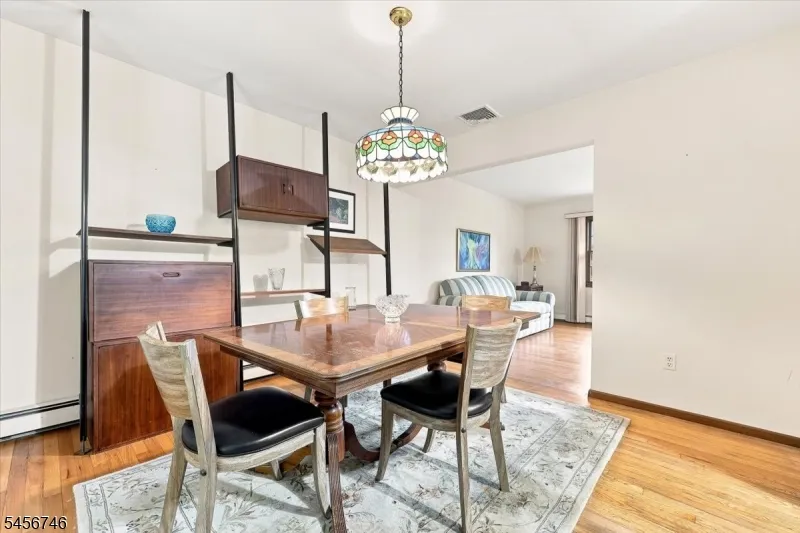 24 Hickory Rd Ringwood, NJ 07456