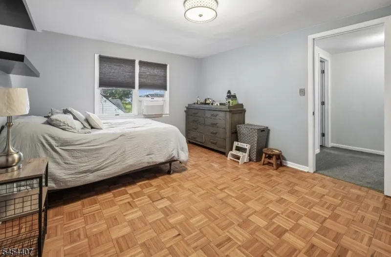 29 Henry St Elmwood Park, NJ 07407