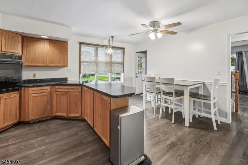 29 Henry St Elmwood Park, NJ 07407