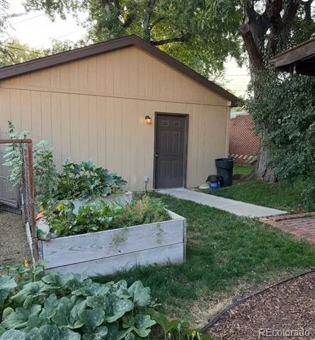 1525 Holly Street Denver, CO 80220