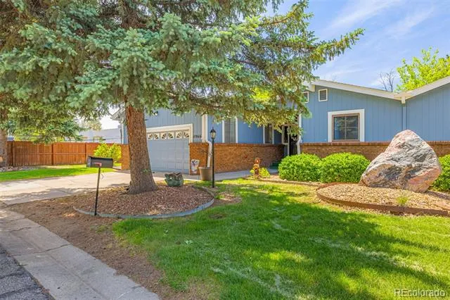 11966 E Maple Avenue Aurora, CO 80012