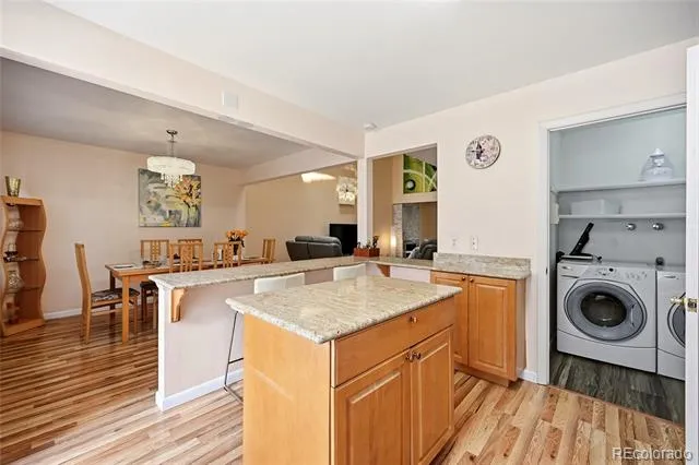 2858 S Vaughn Way Aurora, CO 80014