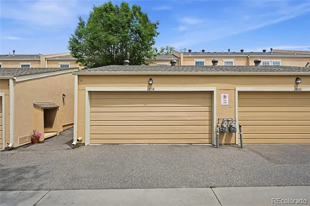 2858 S Vaughn Way Aurora, CO 80014