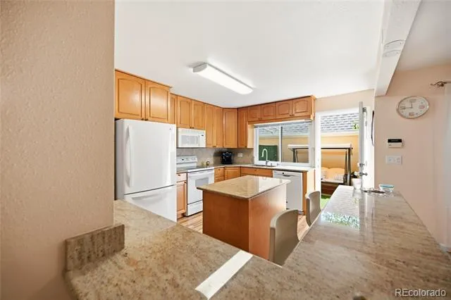 2858 S Vaughn Way Aurora, CO 80014
