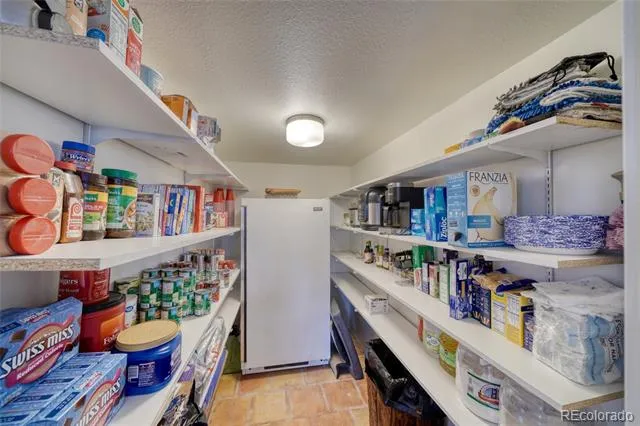 2283 CO RD 323 Westcliffe, CO 81252