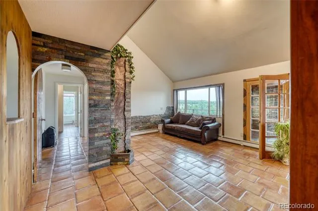 2283 CO RD 323 Westcliffe, CO 81252