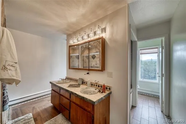 2283 CO RD 323 Westcliffe, CO 81252