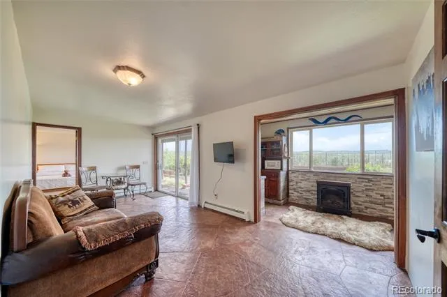 2283 CO RD 323 Westcliffe, CO 81252
