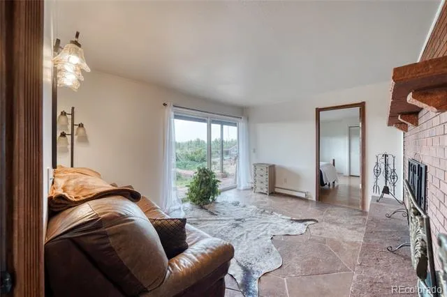 2283 CO RD 323 Westcliffe, CO 81252