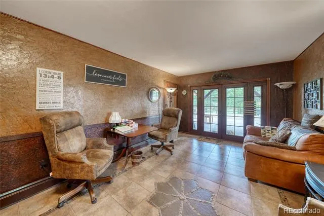 2283 CO RD 323 Westcliffe, CO 81252