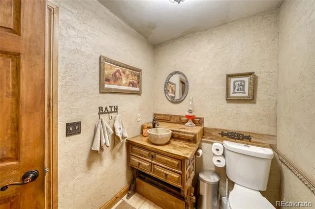 2283 CO RD 323 Westcliffe, CO 81252
