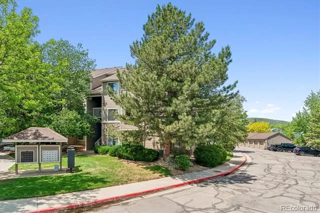 7388 S Alkire Street #305 Littleton, CO 80127