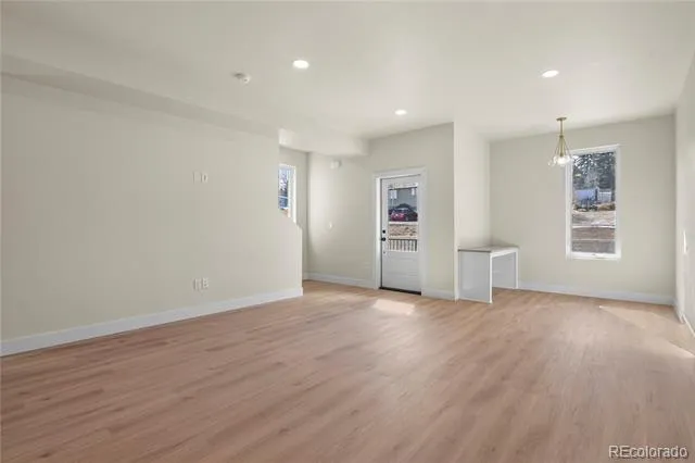 7 Noyer Court Colorado Springs, CO 80906