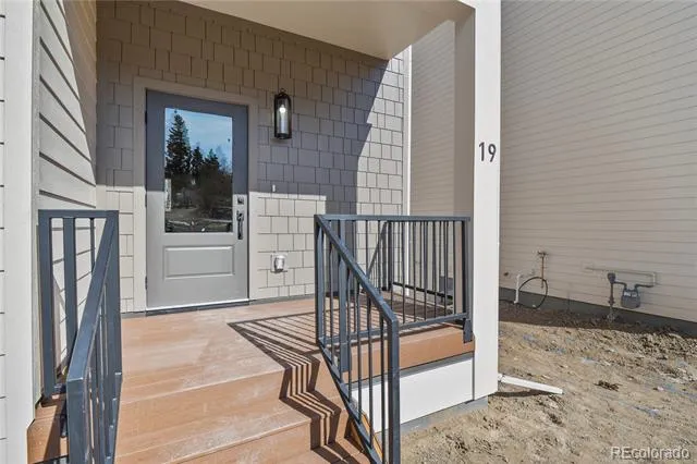 7 Noyer Court Colorado Springs, CO 80906