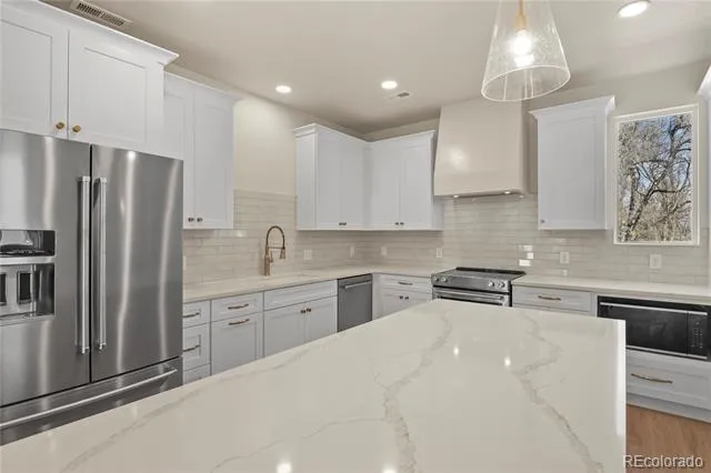 7 Noyer Court Colorado Springs, CO 80906