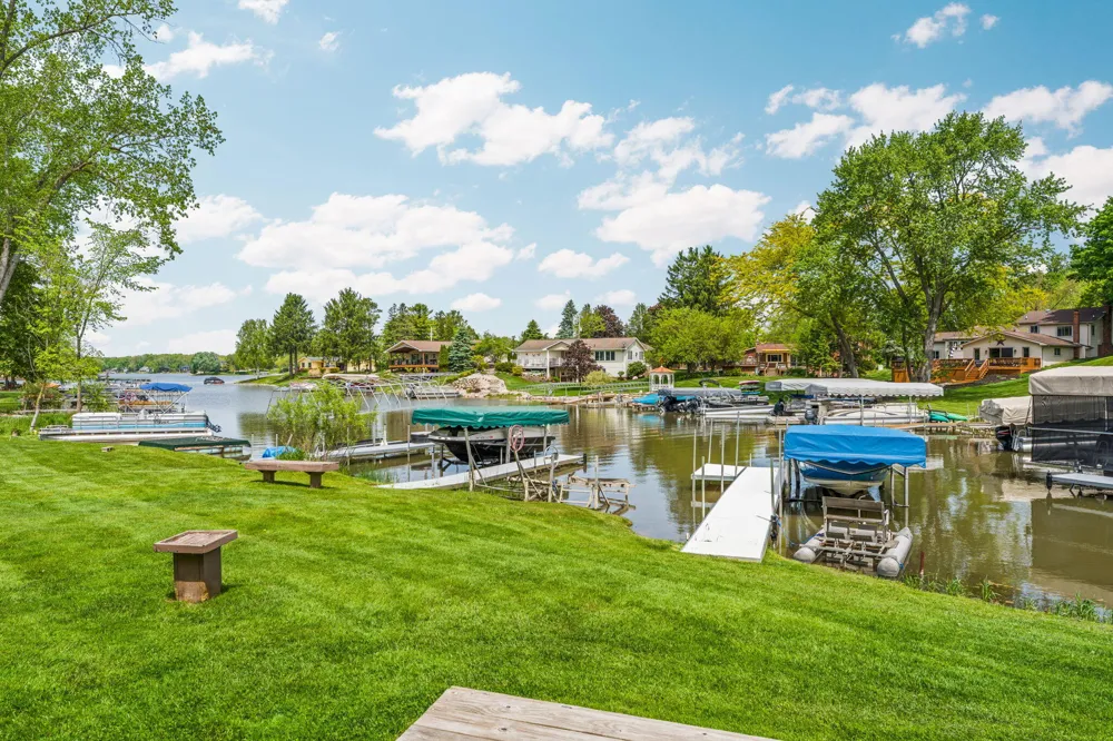 7490 Ledgewood Drive Tyrone Township, MI 48430