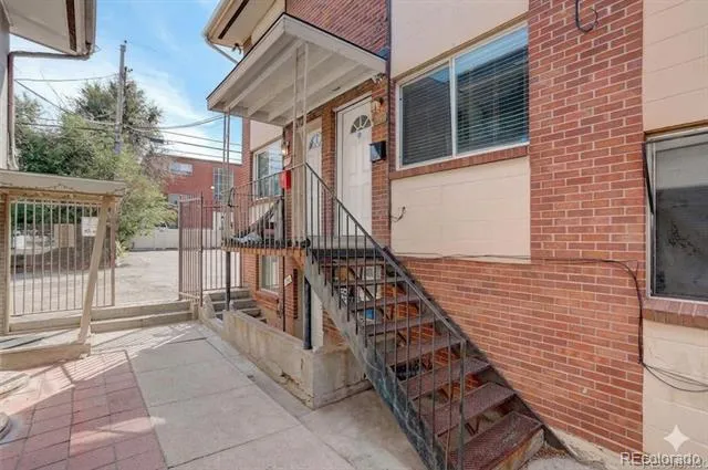 1638 Chester Street Aurora, CO 80010